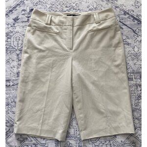 Larry Levine Stretch Womens Size 6 Bermuda Shorts Beige Walking Modest Stretch